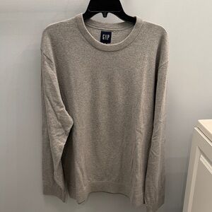 GAP Men's Classic Gray Crewneck Sweater